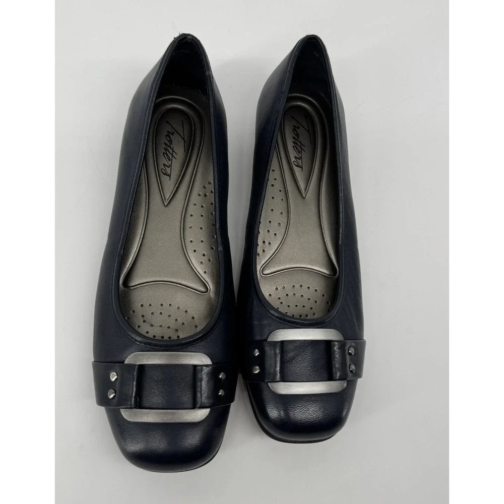 Trotters Navy Leather Flats Buckle Accent Comfort Slip On Classic Workwear Sz 7